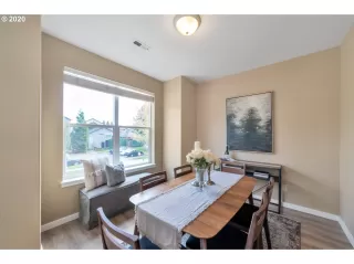 Photo #5: 20468175 Listing