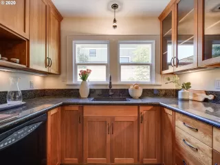 Photo #5: 20468392 Listing