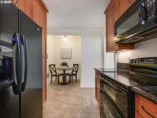 Photo #6: 20468392 Listing