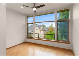 Photo #4: 20468646 Listing