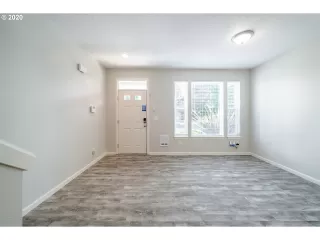Photo #4: 20468986 Listing 