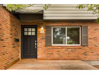 Photo #4: 20469188 Listing