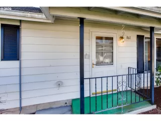 Photo #4: 20469269 Listing