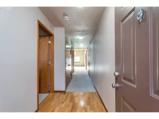 Photo #4: 20469328 Listing