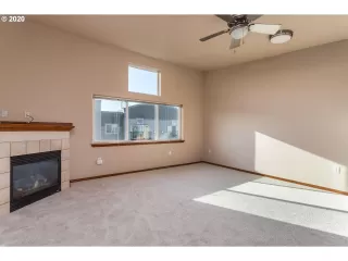 Photo #6: 20469328 Listing