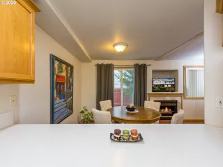 Photo #4: 20469529 Listing