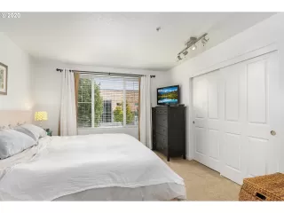 Photo #1: 20470418 Listing