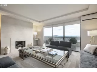 Photo #4: 20471299 Listing