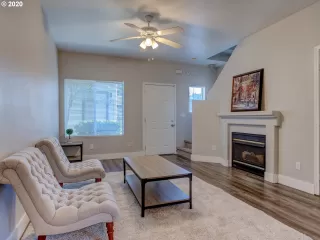 Photo #2: 20471336 Listing