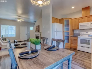 Photo #6: 20471336 Listing