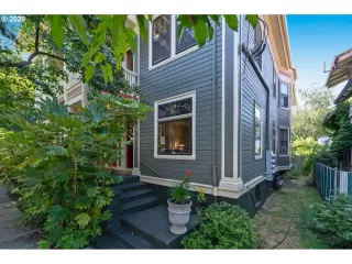 Click for more information on MLS # 20471467 : 822 NE HANCOCK ST More Details about MLS # 20471467 : 822 NE HANCOCK ST