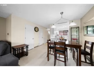 Photo #6: 20472448 Listing