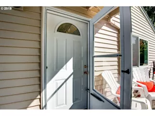 Photo #2: 20472622 Listing