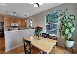 Photo #2: 20472857 Listing