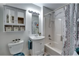 Photo #6: 20472857 Listing