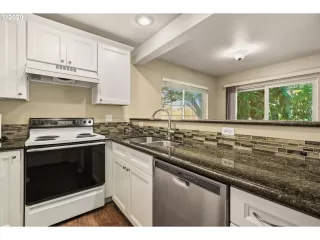 Photo #4: 20473803 Listing