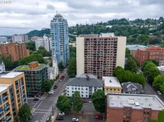 More Details about MLS # 20473986 : 1104 SW COLUMBIA ST 106