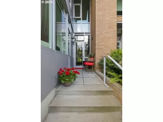 Photo #3: 204744984 Listing 