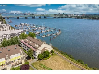 Photo #4: 20475443 Listing