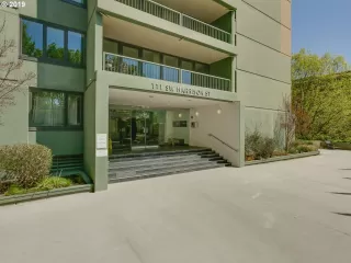 Photo #1: 20475727 Listing