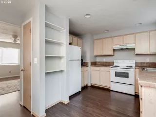 Photo #3: 20476270 Listing