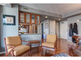 Photo #4: 20476393 Listing