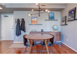 Photo #5: 20476393 Listing