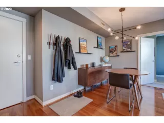 Photo #6: 20476393 Listing