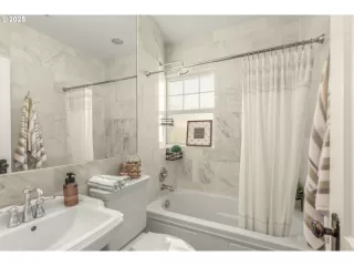 Photo #2: 204788800 Listing 