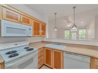 Photo #5: 20479137 Listing