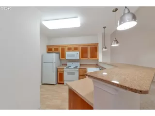 Photo #6: 20479137 Listing