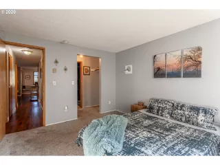 Photo #4: 20480787 Listing