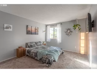 Photo #5: 20480787 Listing