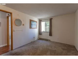Photo #6: 20480787 Listing
