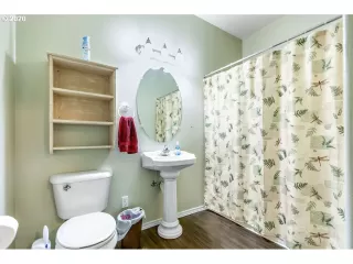 Photo #6: 20480977 Listing