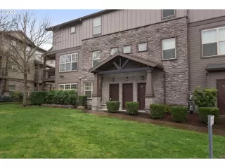 Photo #1: 20481218 Listing 