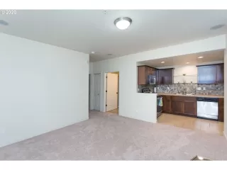 Photo #4: 20481218 Listing 