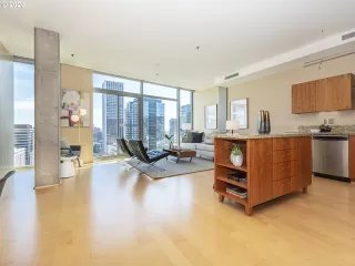 Photo #2: 20481501 Listing 