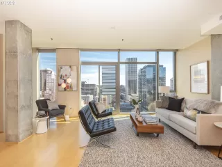 Photo #4: 20481501 Listing 