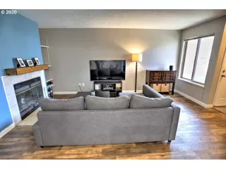 Photo #2: 20481871 Listing