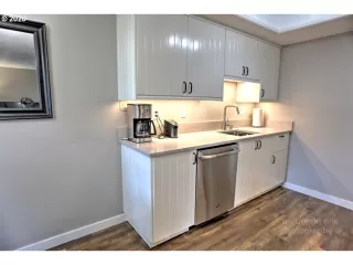 Photo #6: 20481871 Listing