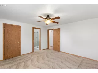 Photo #5: 20481962 Listing