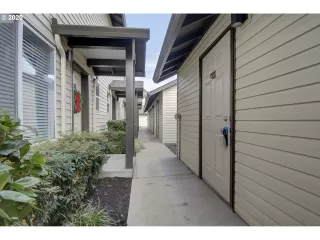 Photo #1: 20482583 Listing