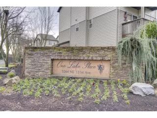 Photo #5: 20482583 Listing