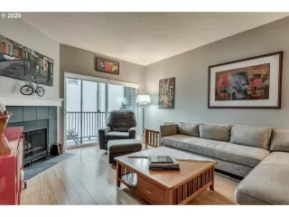 Photo #2: 20482729 Listing 