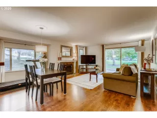 Photo #2: 20483805 Listing 