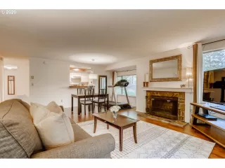 Photo #4: 20483805 Listing 