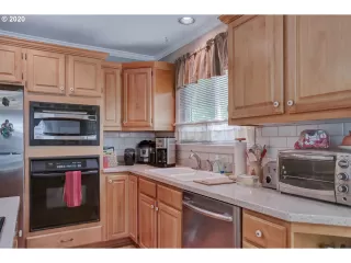 Photo #2: 20483986 Listing