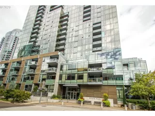 Photo #5: 20484015 Listing