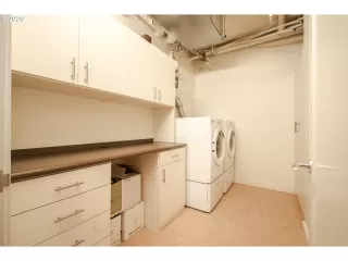 Photo #6: 20484015 Listing